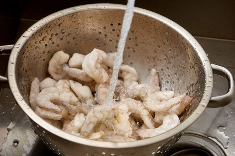 How To Defrost Your Prawns?