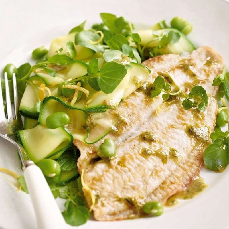 Pan-fried plaice fillet with green salad